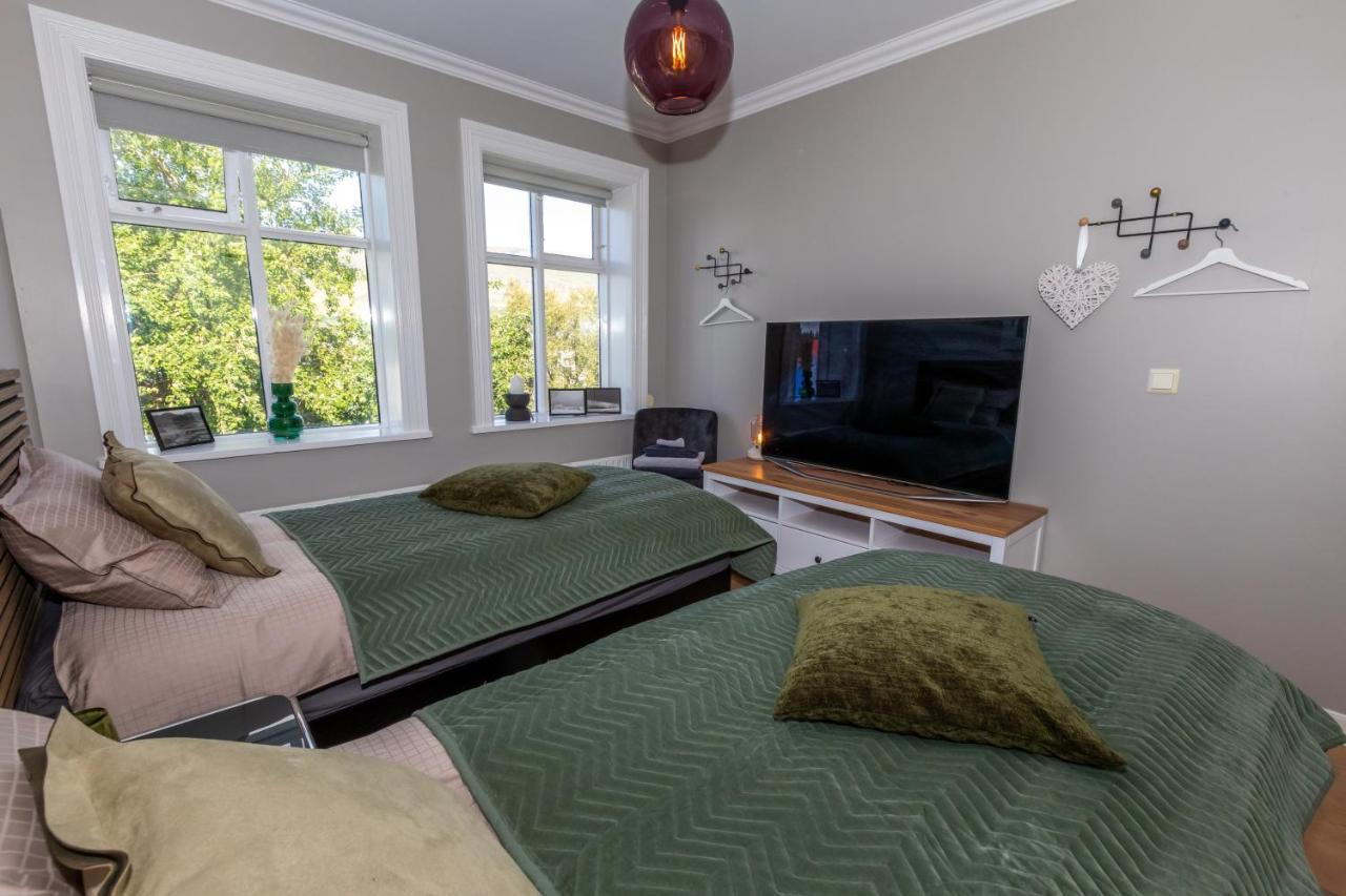 Lovely 2-Bedroom Apartment In Akureyri Exterior photo