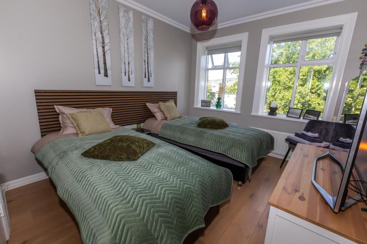 Lovely 2-Bedroom Apartment In Akureyri Exterior photo
